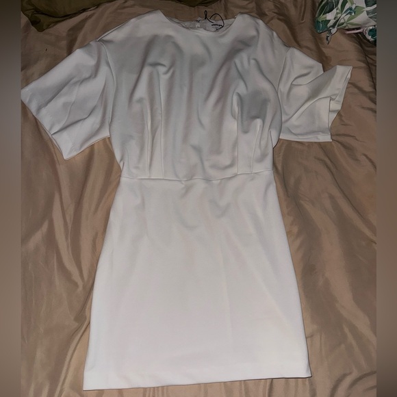 KARYNA MINI DRESS - SHORT SLEEVE BOXY T-SHIRT DRESS IN WHITE - Picture 2 of 4